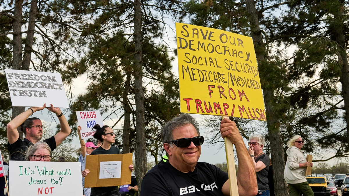 Elon Musk’s Doge put sensitive social security data at risk, whistleblower says Elon Musk’s Doge put sensitive social security data at risk, whistleblower says