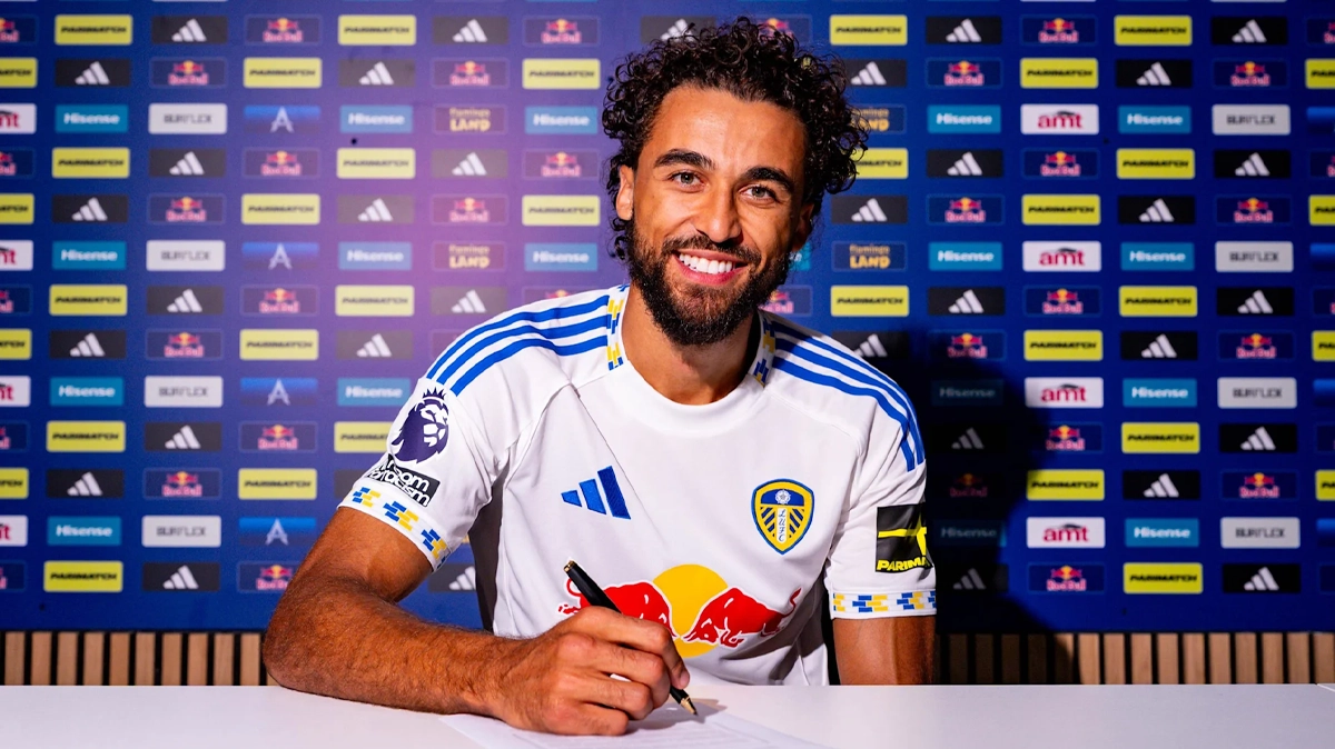 Dominic Calvert-Lewin completes Leeds United move Dominic Calvert-Lewin completes Leeds United move